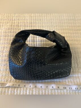 Black Woven Knot Handle Shoulder Bag